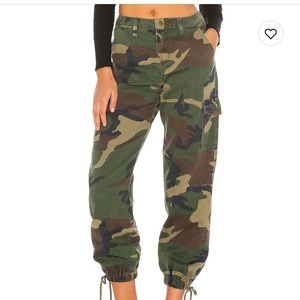 Superdown revolve kayla camo jogger pants size 27